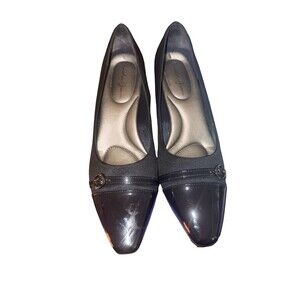 Amelia Grace Black Kitten Heel Pumps Size 10 Patent Cap Toe Comfort Shoes